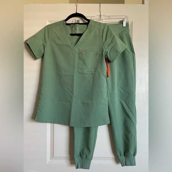 Figs Other Figs Jade Scrubs Set Xsp Zamora Joggers And Xs Catarina